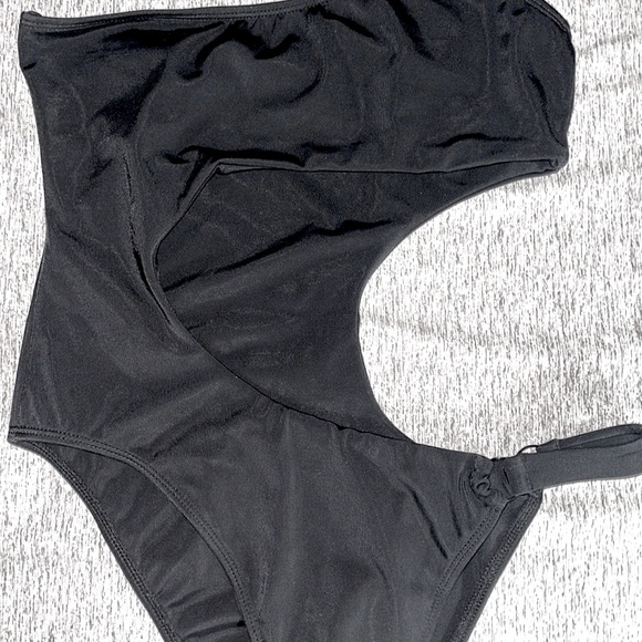 Kendall & Kylie black cutout bathing suit size S - Picture 6 of 10